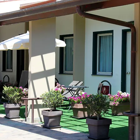 Hotel Western Anthurium