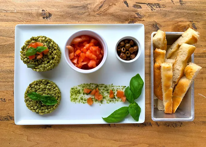 Western Anthurium 4*