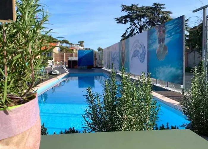 Western Anthurium Hotel